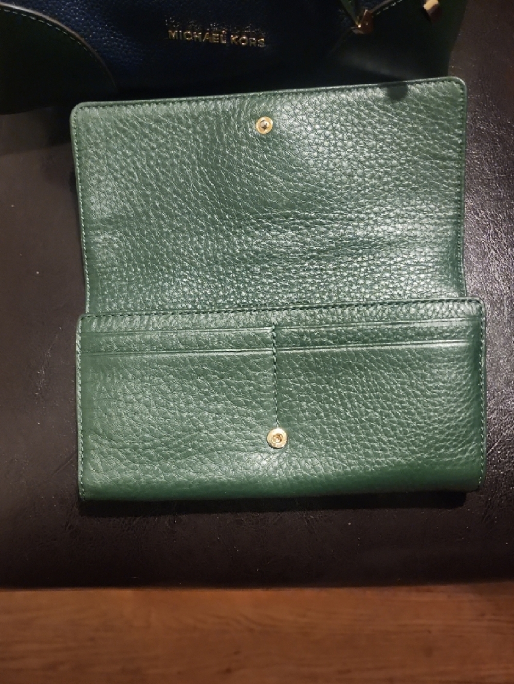 Michael Kors Navy and Green Leather Bucket Crossbody Bag - Picture 2 of 10